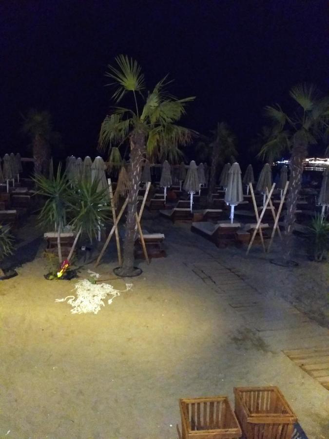 Sarah Appartamento Vlore Bagian luar foto