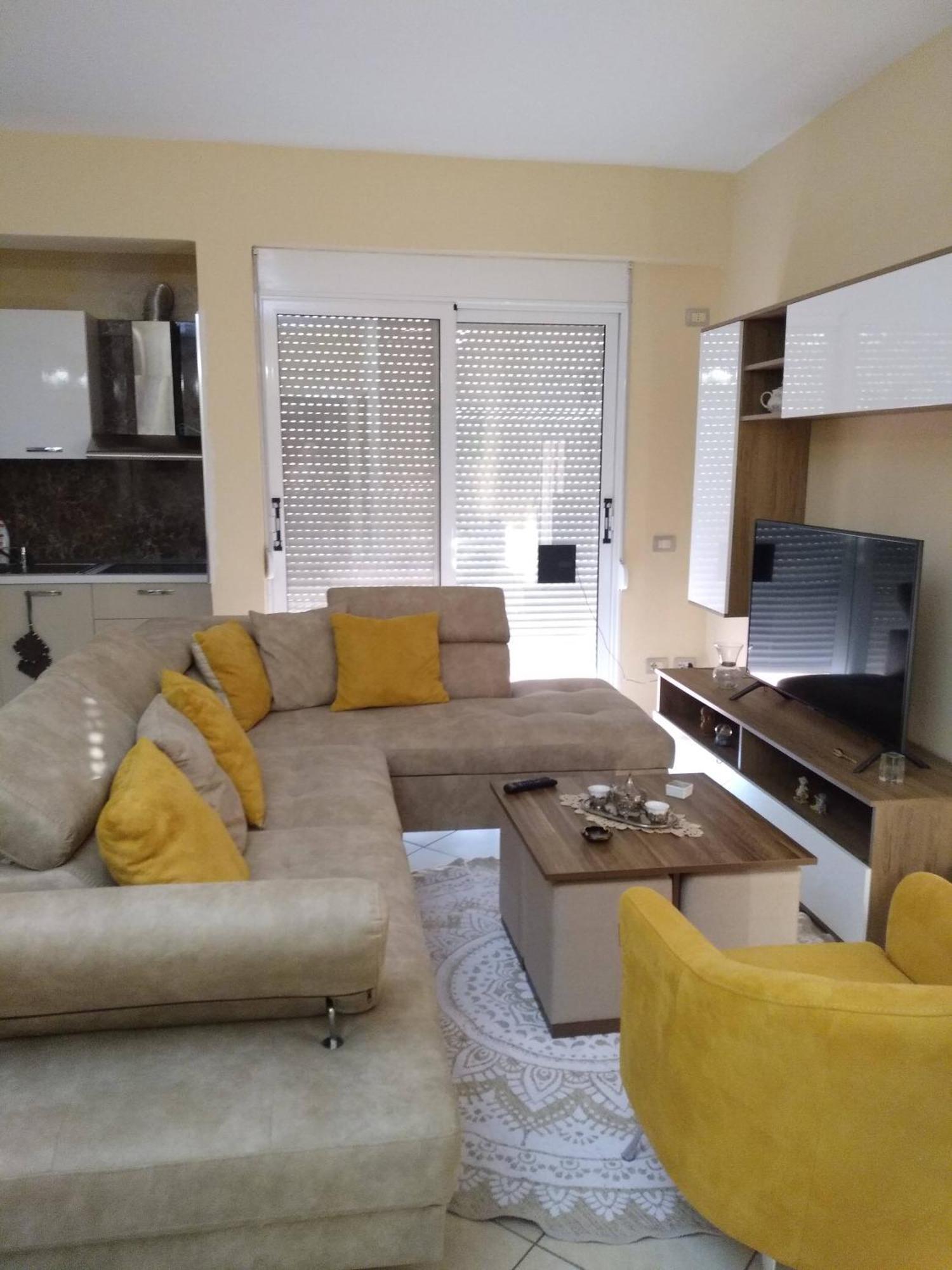 Sarah Appartamento Vlore Bagian luar foto