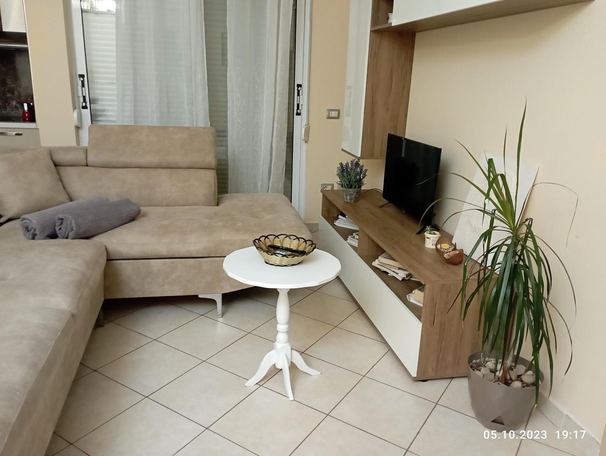 Sarah Appartamento Vlore Bagian luar foto