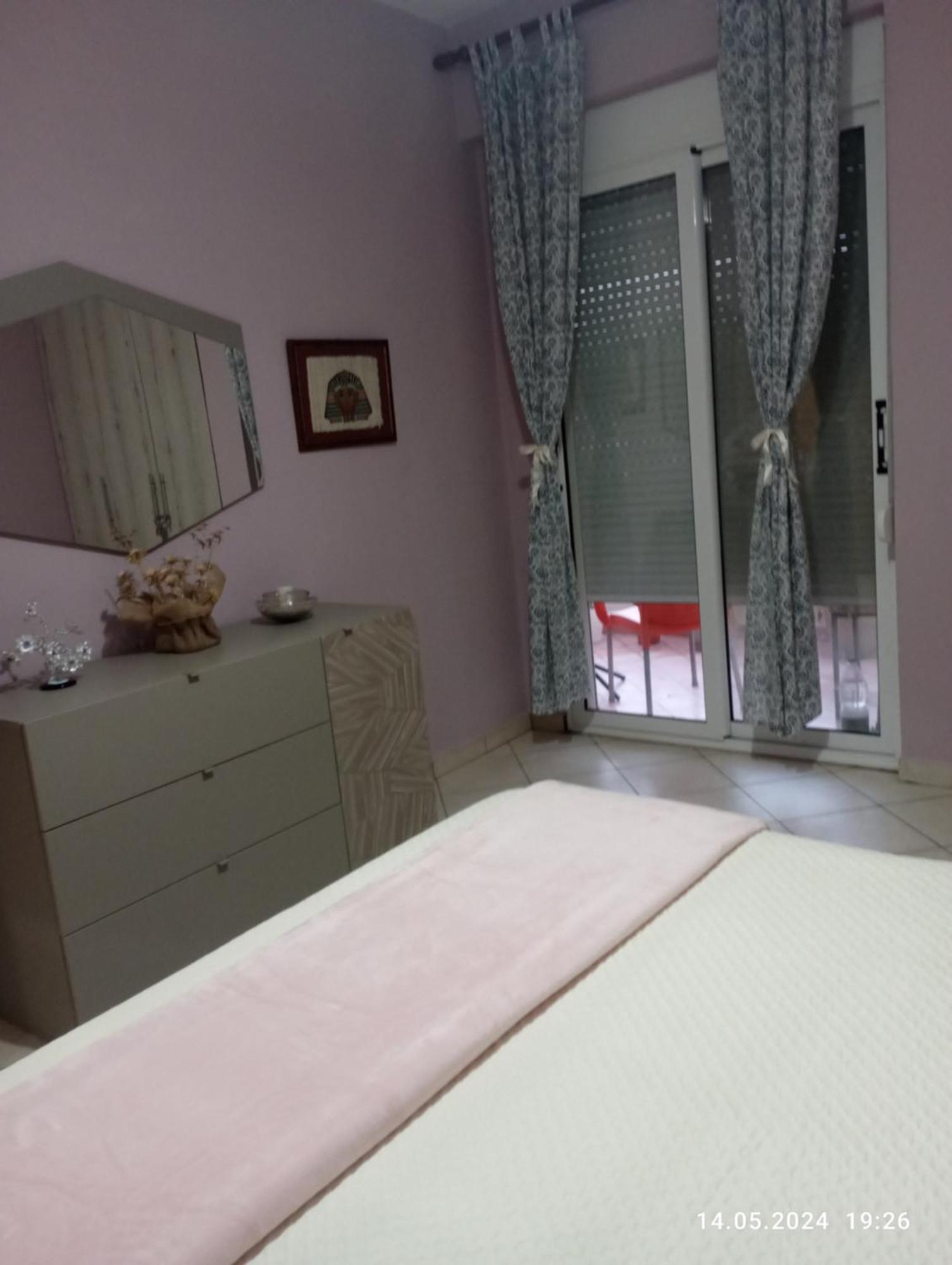 Sarah Appartamento Vlore Bagian luar foto